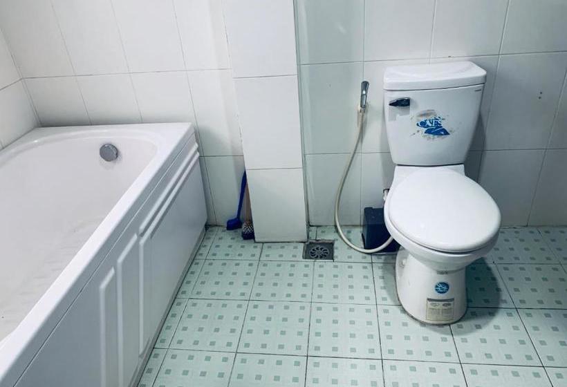 هتل Oyo 999 Vip Hostel