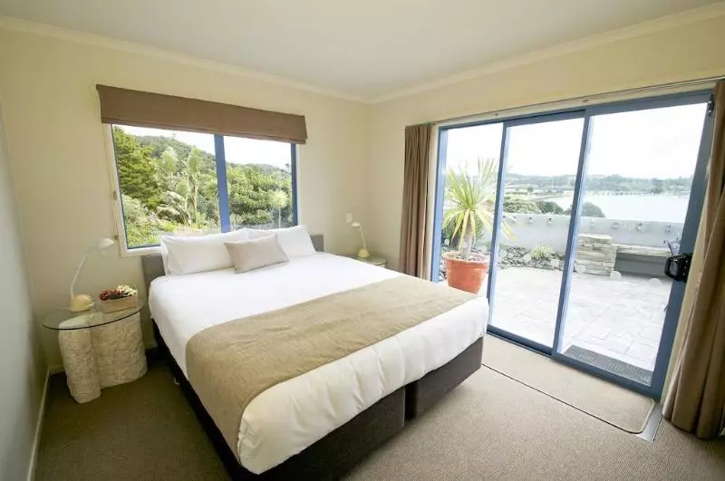 Blue Pacific Apartments