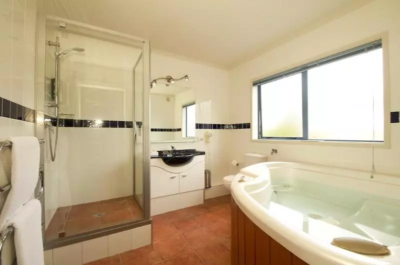 Blue Pacific Apartments