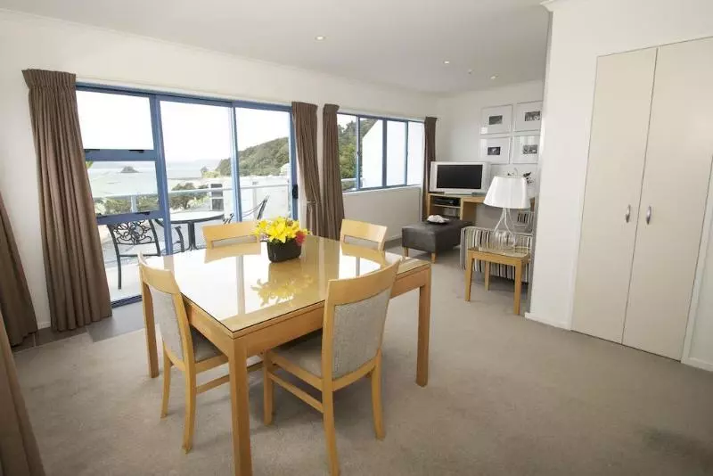 Blue Pacific Apartments