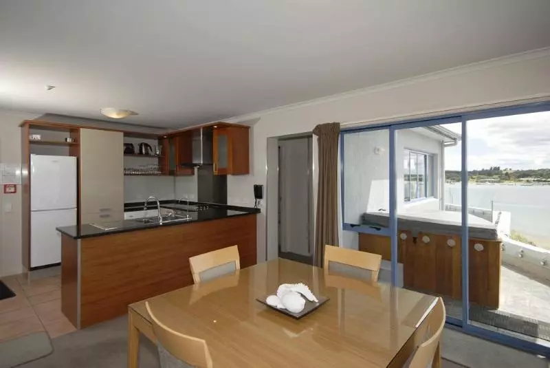 Blue Pacific Apartments