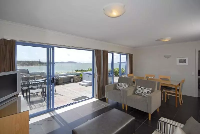 Blue Pacific Apartments