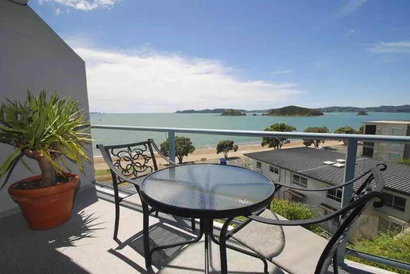 Blue Pacific Apartments