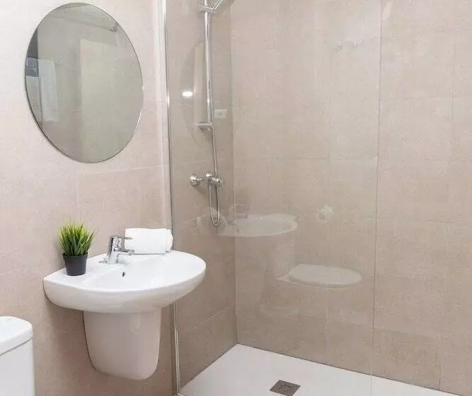 Dynastic Rooms Apartments