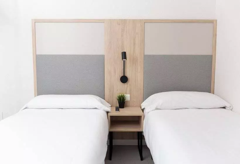 Dynastic Rooms Apartments