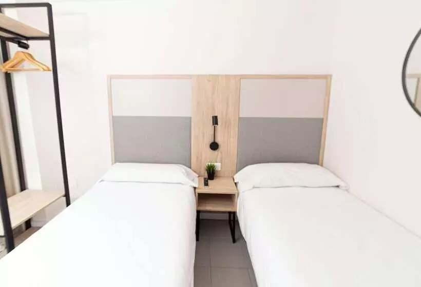 Dynastic Rooms Apartments