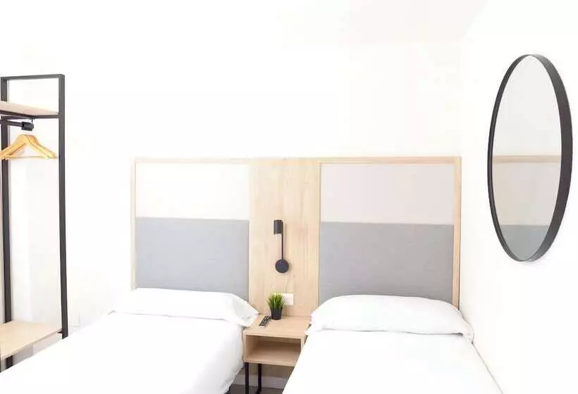 Dynastic Rooms Apartments