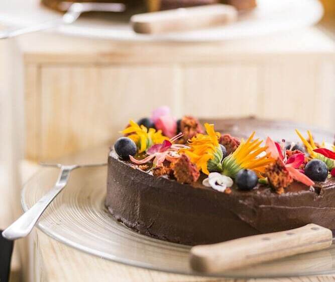 Midmost By Majestic Hotel Group