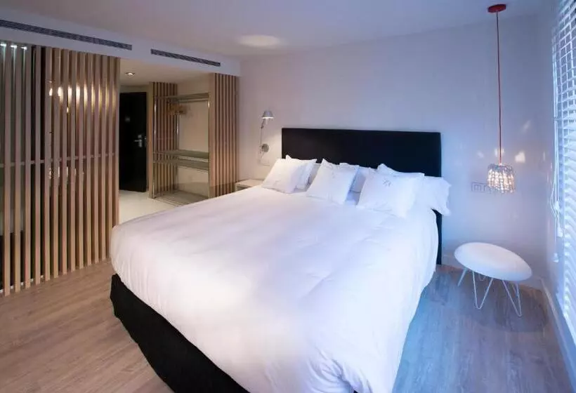 Отель Mirador De Chamartin