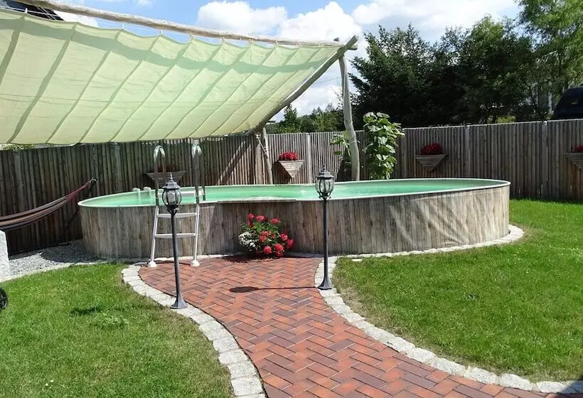 Retkeilymaja Gästezimmer & Ferienwohnung Berge