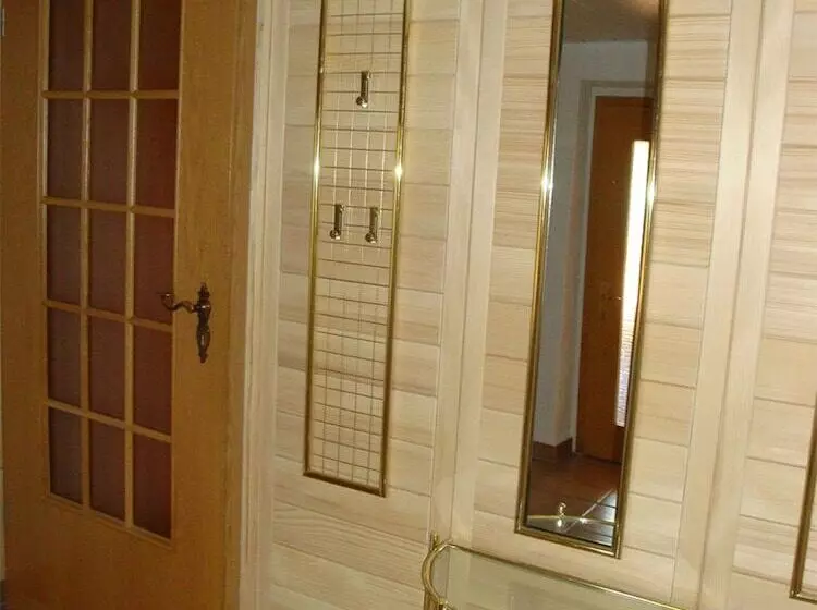 Retkeilymaja Gästezimmer & Ferienwohnung Berge