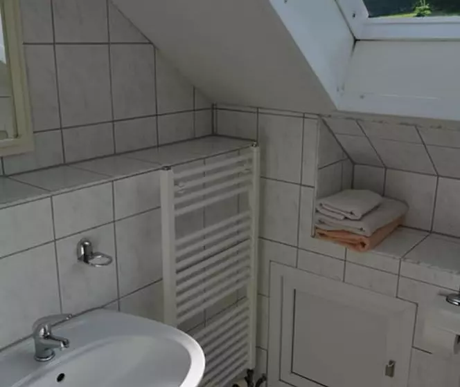 Retkeilymaja Gästezimmer & Ferienwohnung Berge