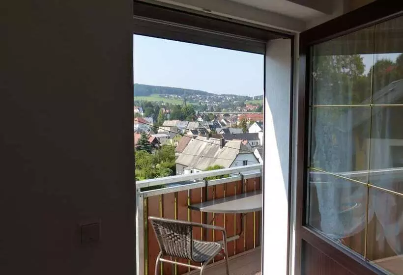 Retkeilymaja Gästezimmer & Ferienwohnung Berge