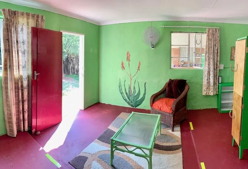 Retkeilymaja Lion S Den Backpackers