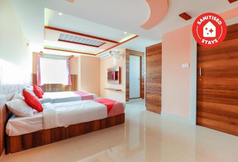 Отель Townhouse Oak Evs Suites