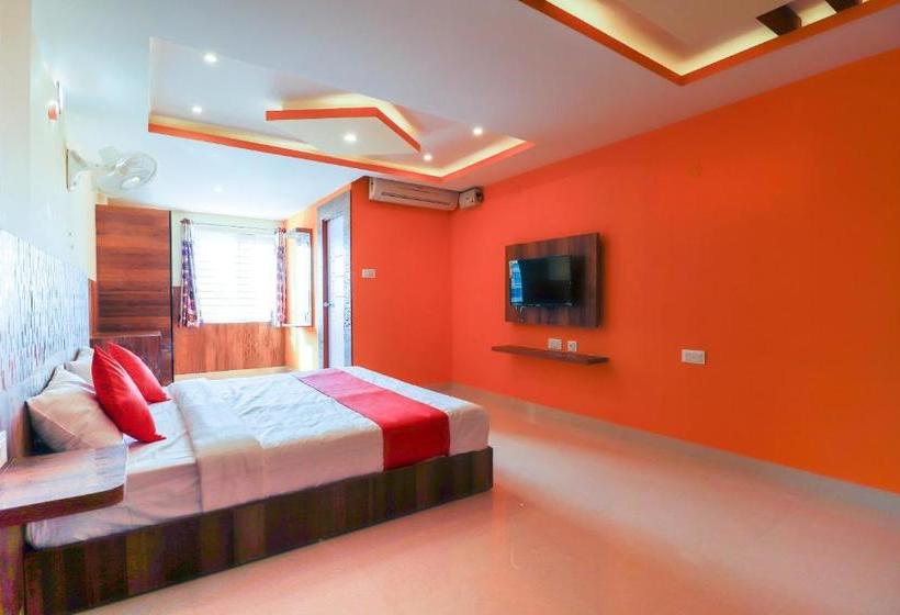 Отель Townhouse Oak Evs Suites