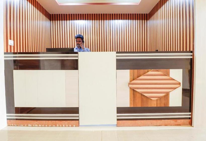 Отель Townhouse Oak Evs Suites