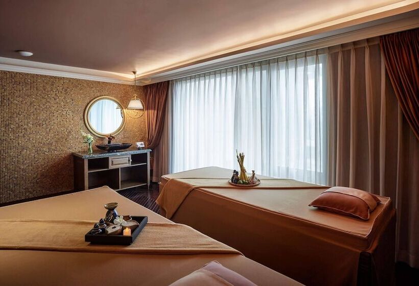 هتل Peridot Grand Luxury Boutique