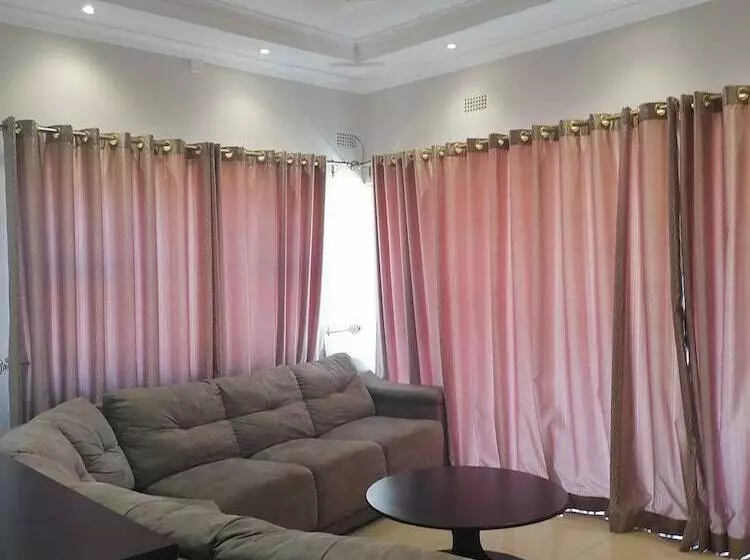 پانسیون 848 Guest House