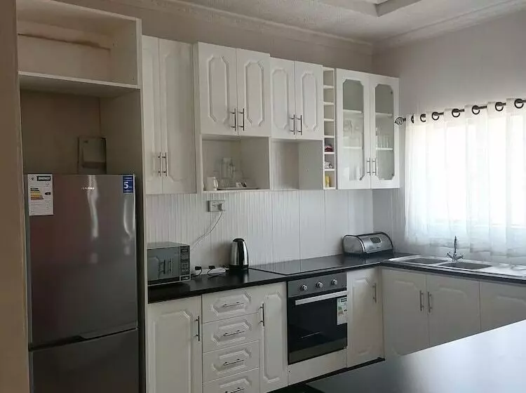 پانسیون 848 Guest House