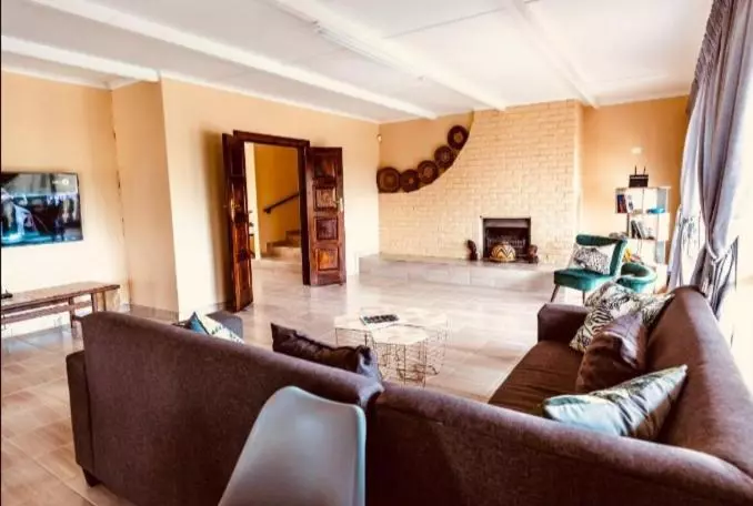 Majatalo Bougainvilla Guest House