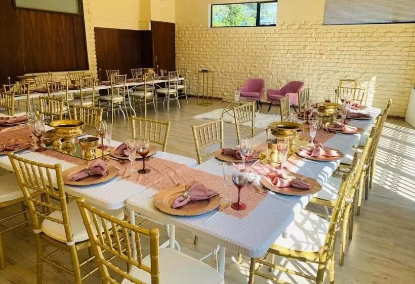 Majatalo Bougainvilla Guest House