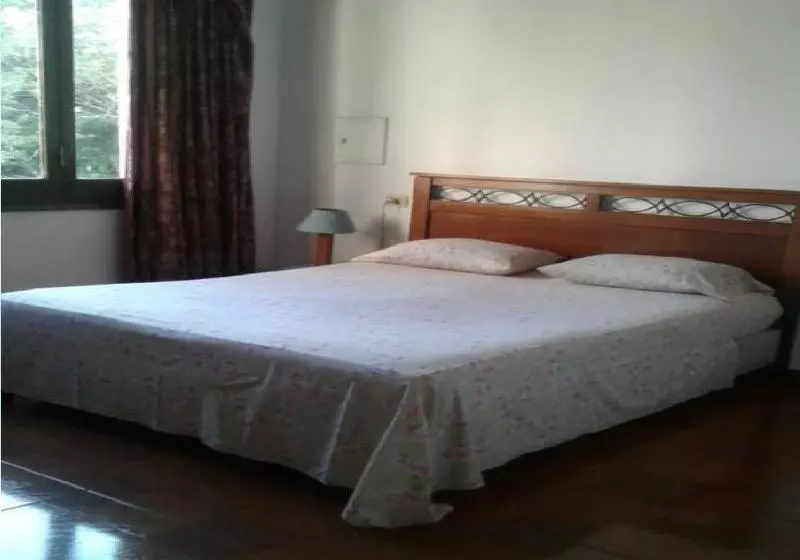 پانسیون Tagua Hostal