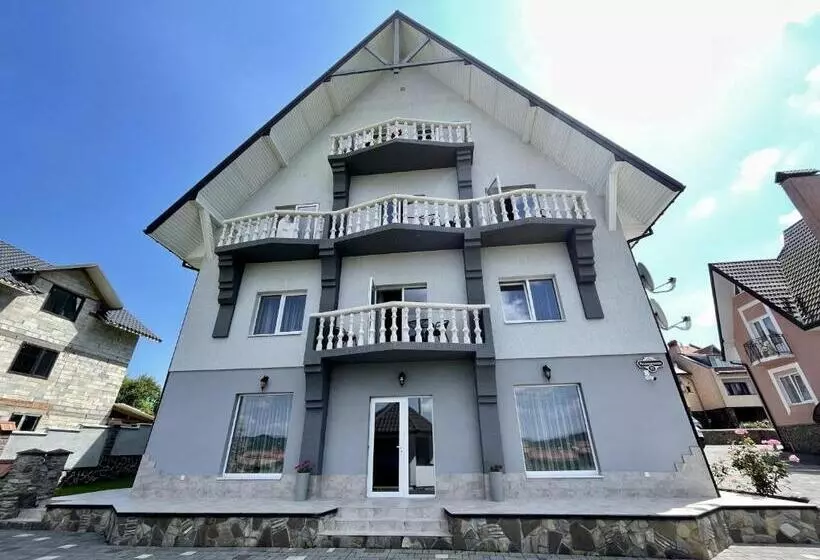 ユースホステル вілла Milaro