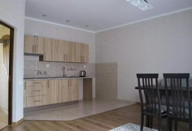 ユースホステル вілла Milaro