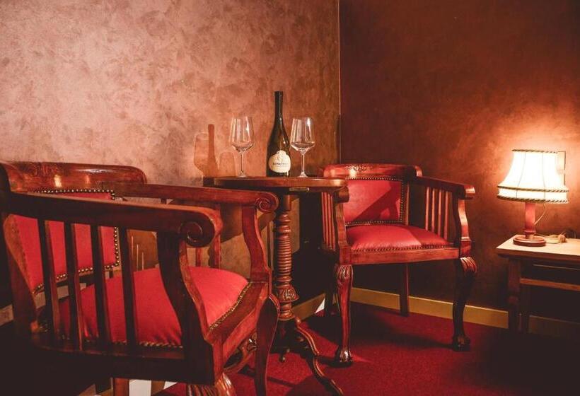 تختخواب و صبحانه Boutique Macchiato House