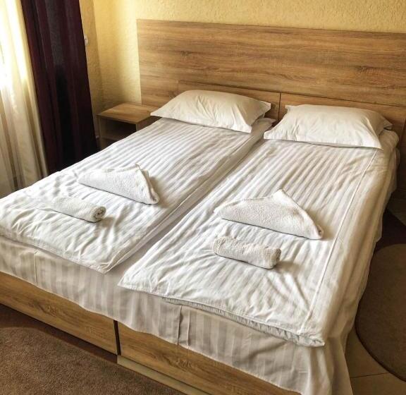 בית מלון כפרי Kontinent