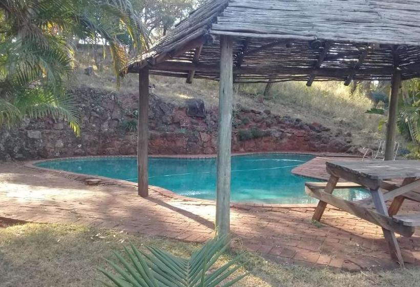 بنسيون Declan House