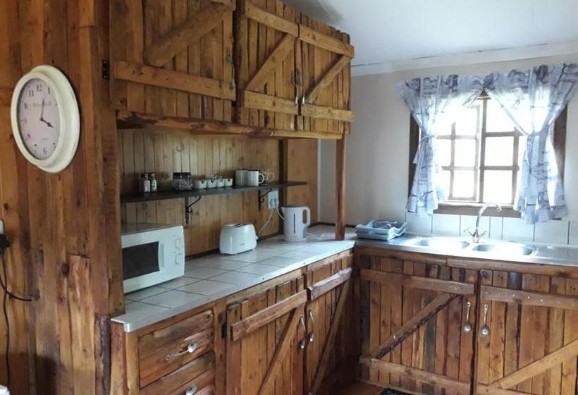 بنسيون Declan House