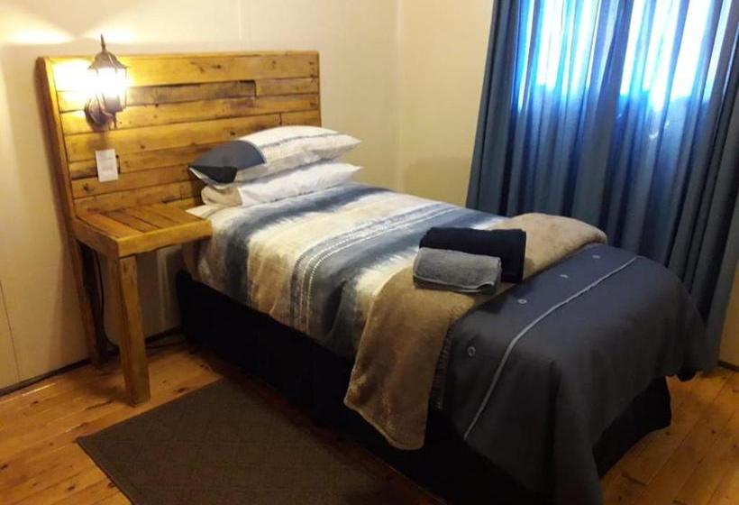 بنسيون Declan House