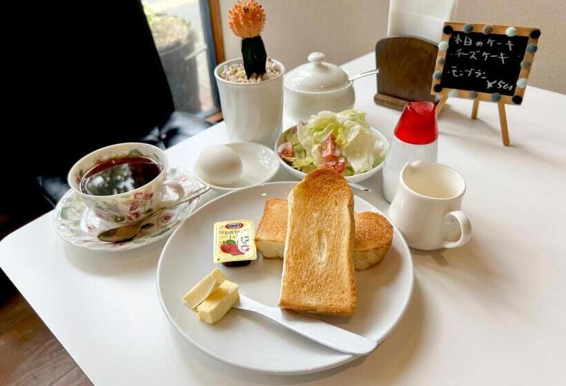 Petithotel017全室ミニキッチン付きファミリルーム 飲食街中心 阿波踊り会館7分 文理 徳島大学 アスティとくしま車8分