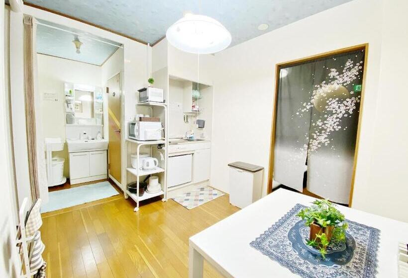 Petithotel017全室ミニキッチン付きファミリルーム 飲食街中心 阿波踊り会館7分 文理 徳島大学 アスティとくしま車8分