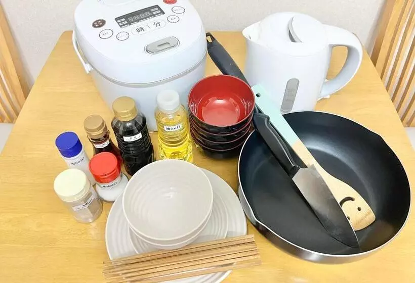 Petithotel017全室ミニキッチン付きファミリルーム 飲食街中心 阿波踊り会館7分 文理 徳島大学 アスティとくしま車8分