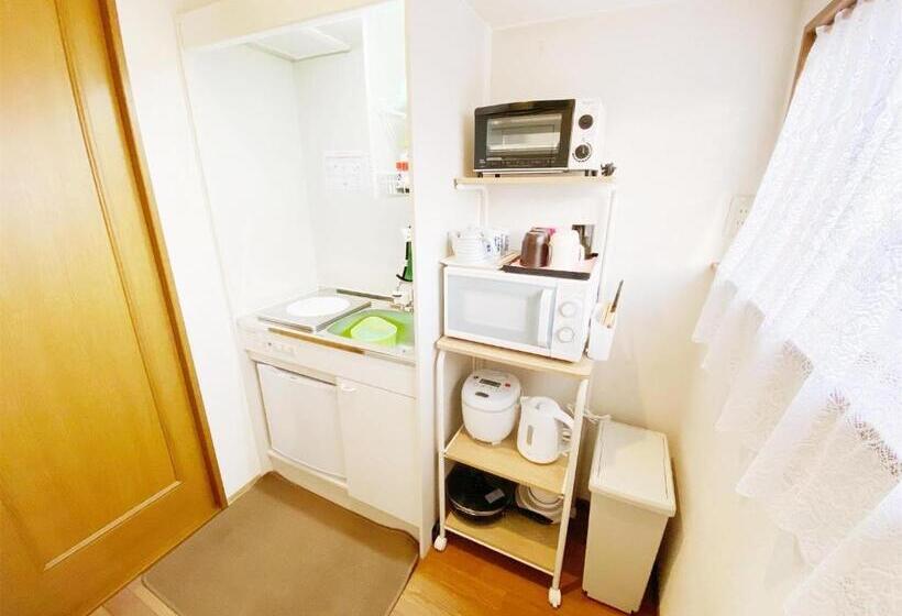 Petithotel017全室ミニキッチン付きファミリルーム 飲食街中心 阿波踊り会館7分 文理 徳島大学 アスティとくしま車8分