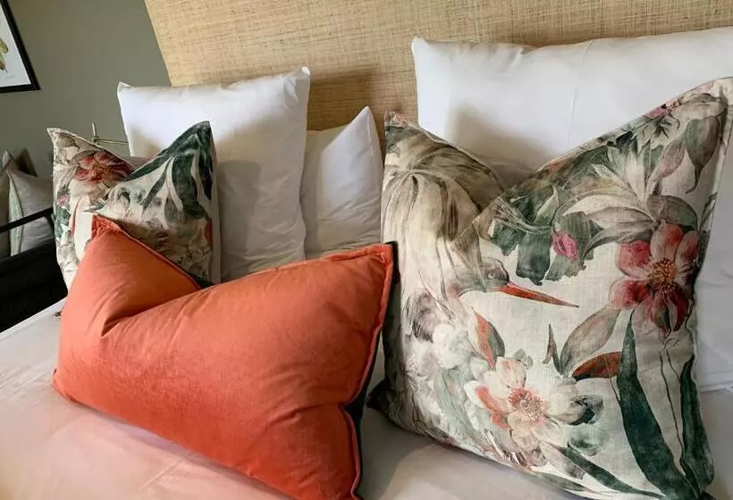 ホテル Cheverells Farm