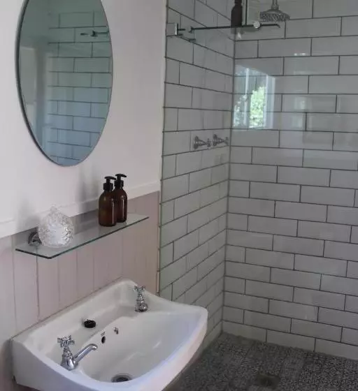 ホテル Cheverells Farm