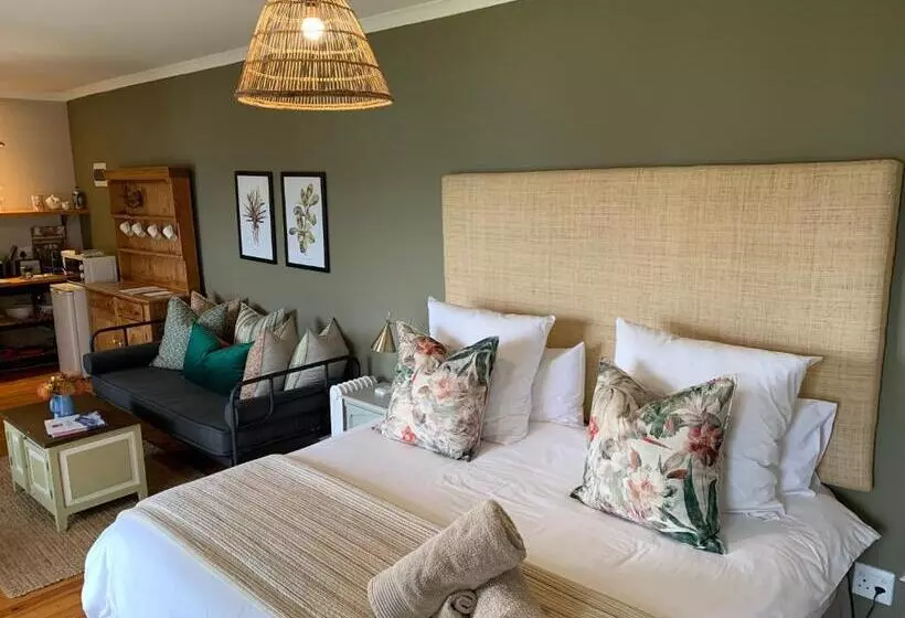 ホテル Cheverells Farm