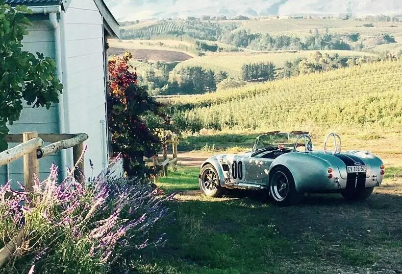 ホテル Cheverells Farm