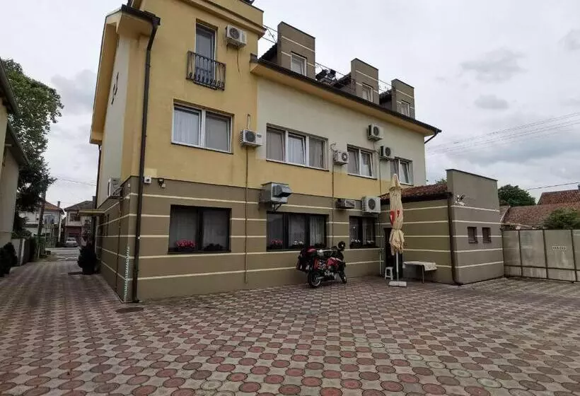 هتل Vila Sunce