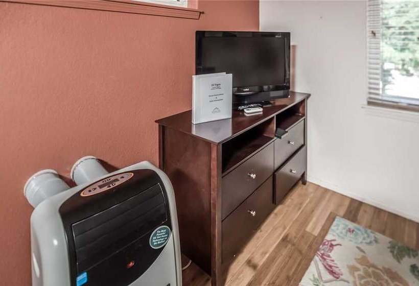 El Tigre  One Bedroom Cabin