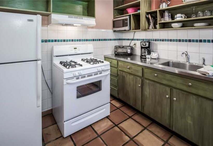 El Tigre  One Bedroom Cabin