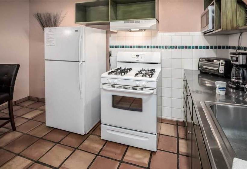 El Tigre  One Bedroom Cabin