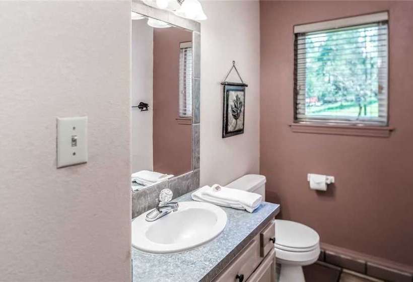 El Tigre  One Bedroom Cabin