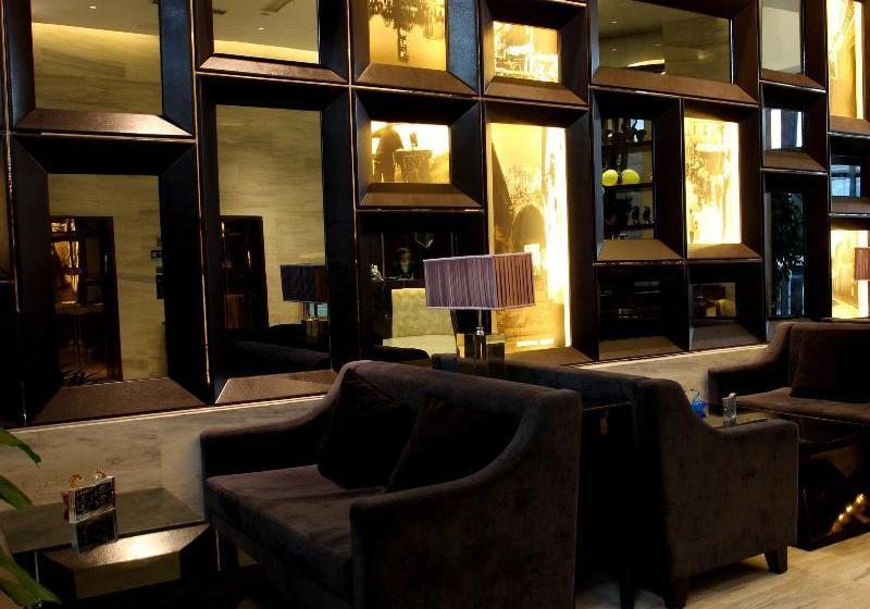 Отель Yiwu Wendemu International