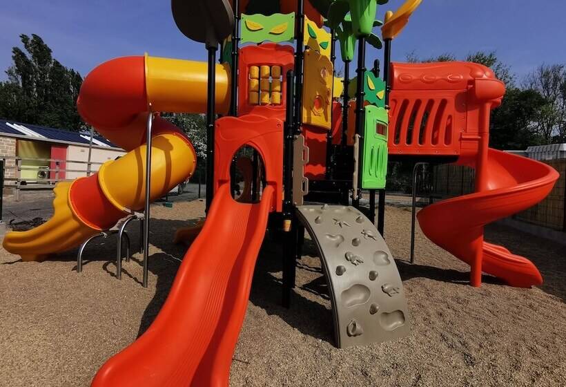 Отель Camping Les Goelands