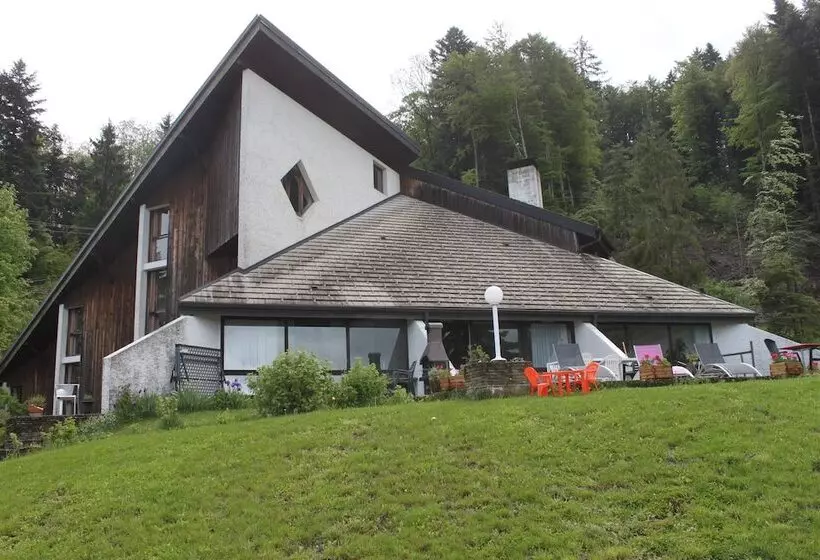 Aamiaismajoitus (B&B) Chambres D Hôtes Le Jorat